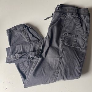 Maurices cargo style capris